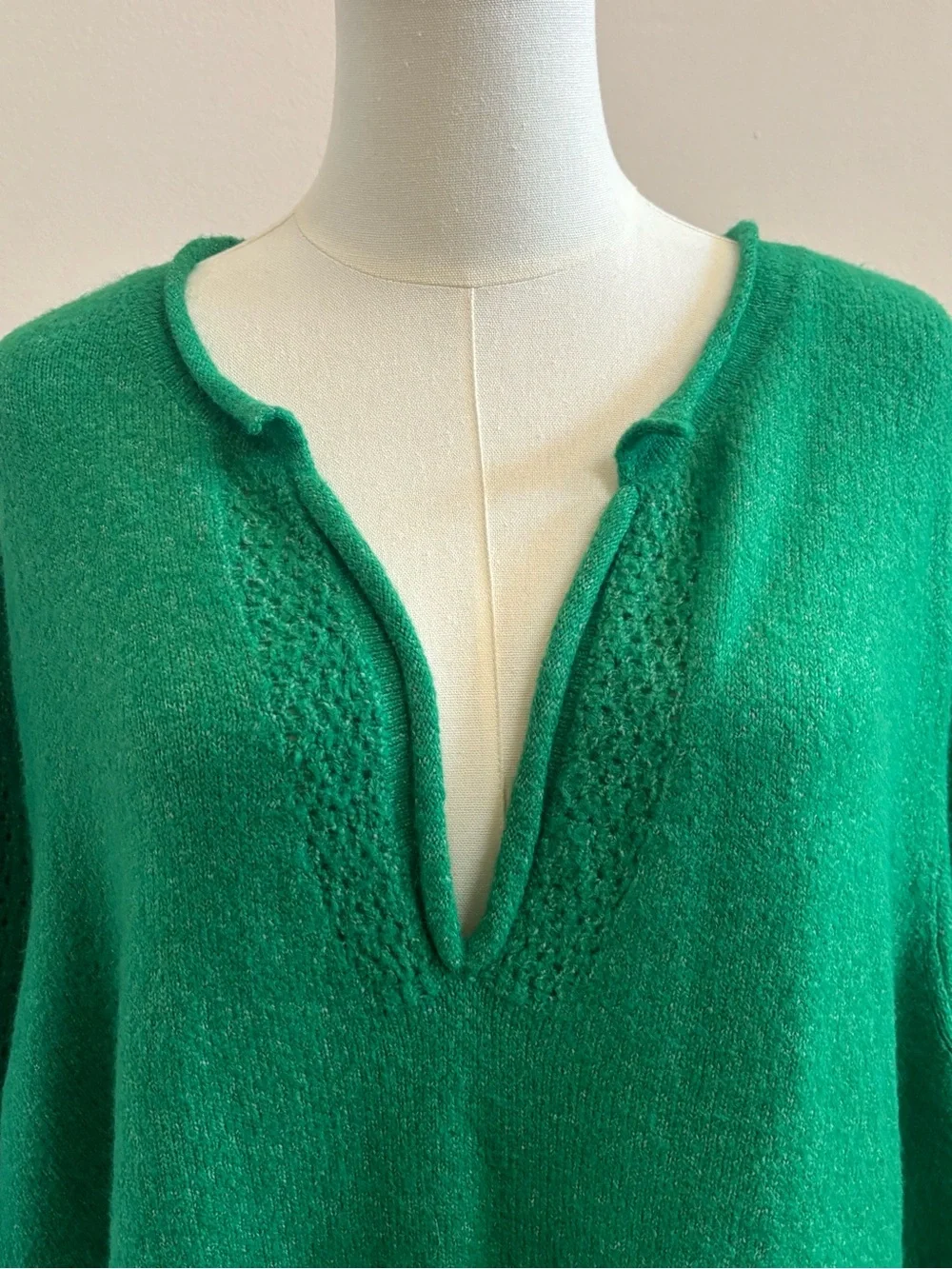 Torrid Emerald Green Tunic Sweater Women’s Size 6 Plus Soft Knit V-Neck Over